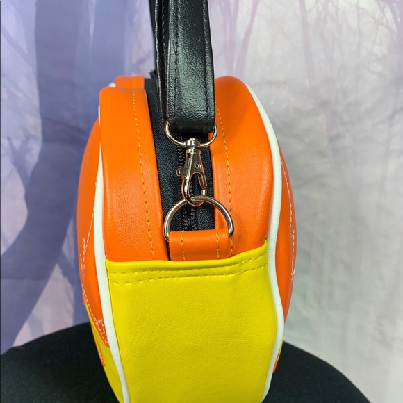 Kreeps Candy Corn Poison Apple (heart shape) bag - Picture 6 of 6